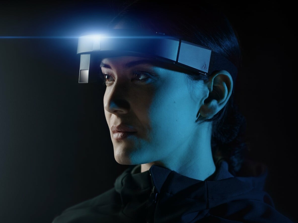 Almer Arc 2 AR headset for remote collaboration has a camera that shares your view