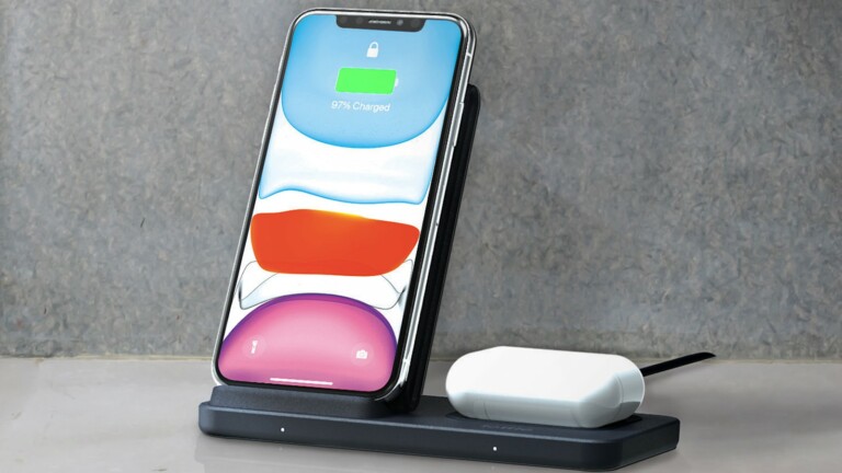 iOttie iON Wireless Duo Qi-enabled charging stand charges two devices at the same time