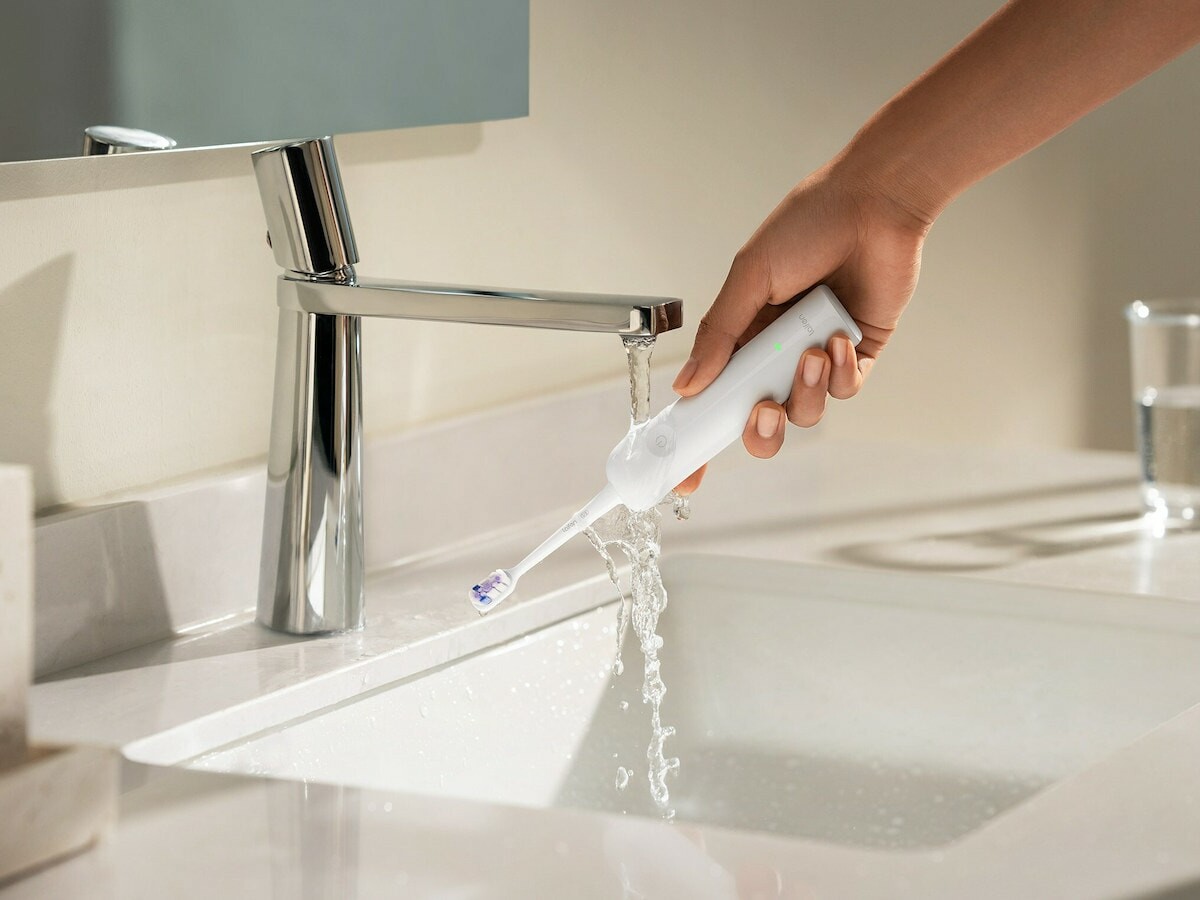 Laifen Wave electric toothbrush provides an efficient brushing experience for oral health