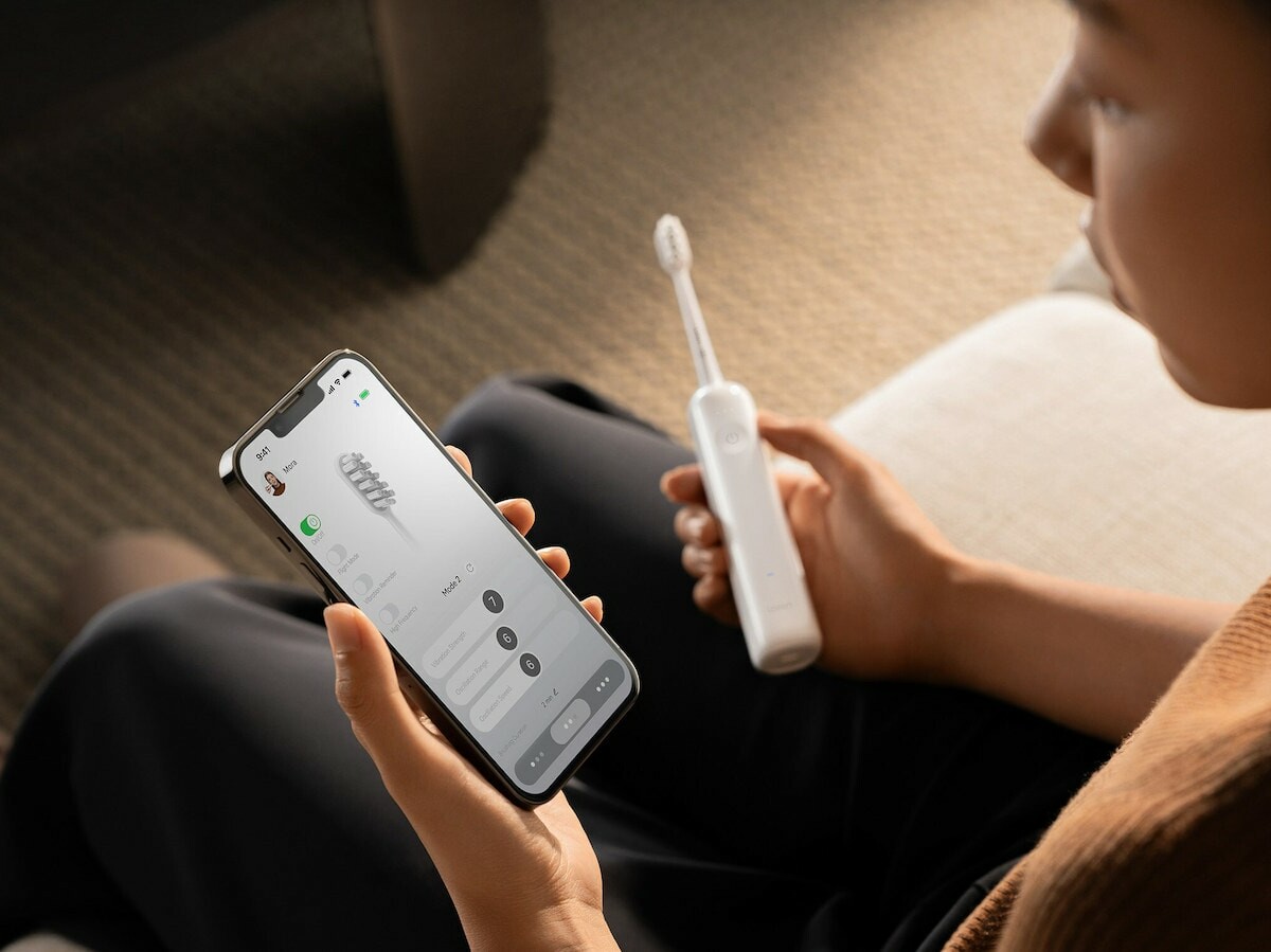 Laifen Wave electric toothbrush provides an efficient brushing experience for oral health