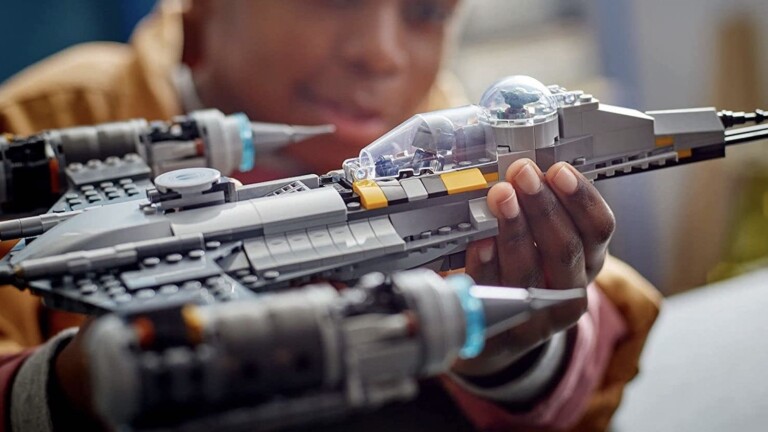 LEGO The Mandalorian’s N-1 Starfighter building set sparks Star Wars fans’ imaginations