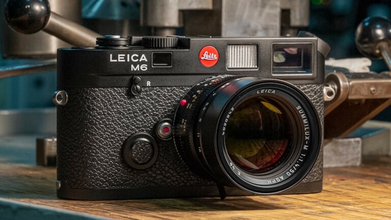 Leica M6 2022 film camera has an outstanding 0.72x viewfinder with coated glass surfaces
