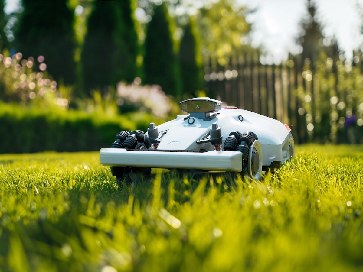 Mammotion LUBA 2 AWD 3000: Automatic Lawn Mower with Effortless Control on Gadget Flow