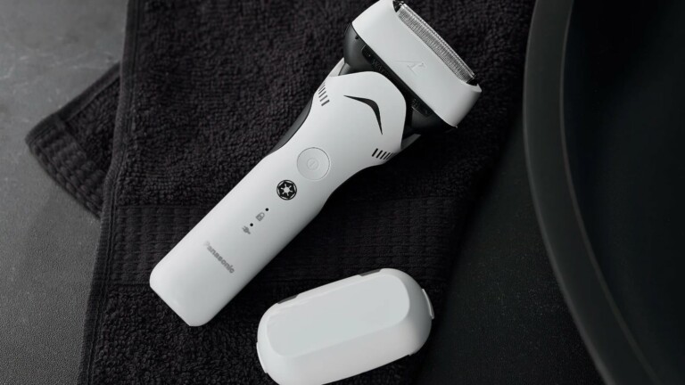 Panasonic Star Wars ARC3 Special Edition Stormtrooper Shaver has a 3-blade system