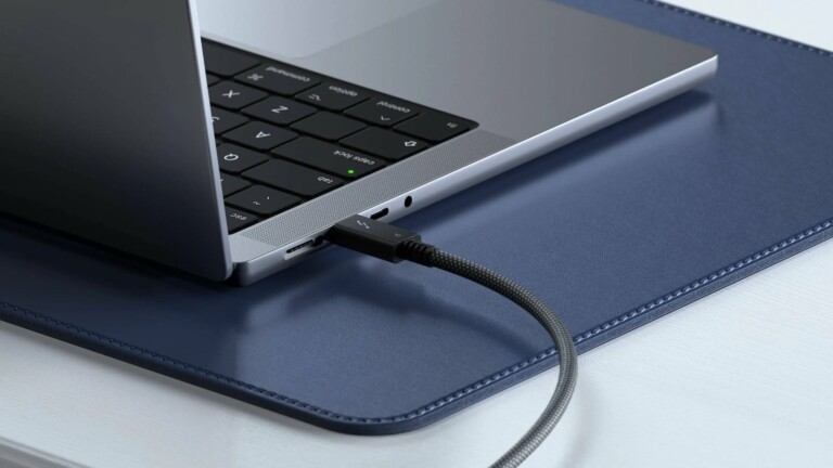 Satechi Thunderbolt 4 Pro Cable 1M gives you ultra-fast speeds and file transfers
