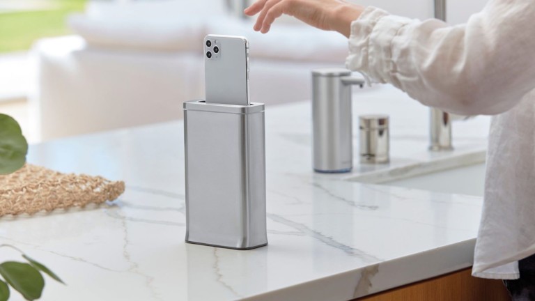 simplehuman cleanstation smartphone sanitizing device cleans your phone in 30 seconds